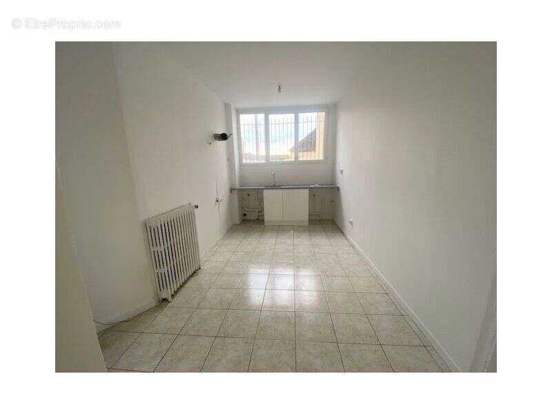 Appartement 226 m² à Sens  - photo 4
