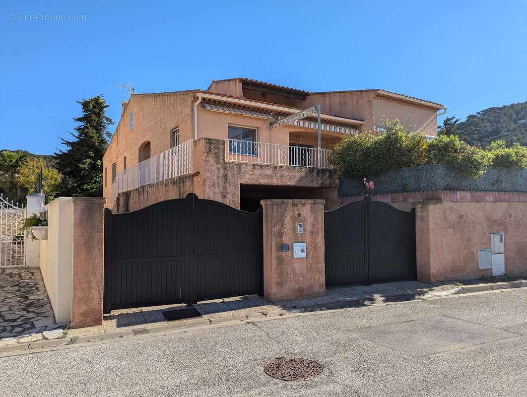 Maison à CARQUEIRANNE