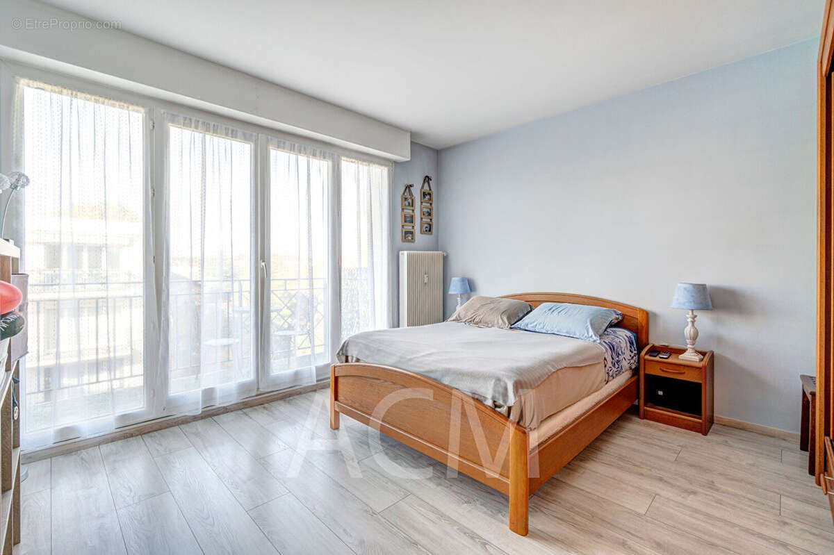Appartement spacieux de 6 pièces à Maisons-Laffitte - Terrasse - Centre ville - photo 2