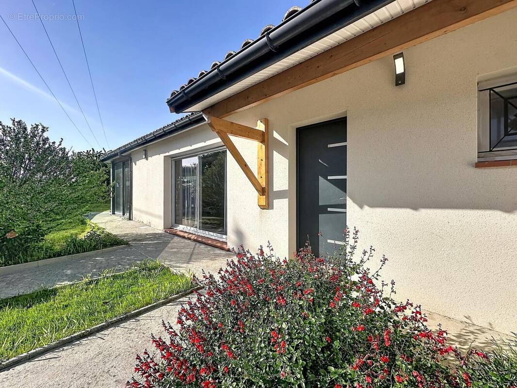 Photo 1 - Maison à VILLENEUVE-LES-BOULOC