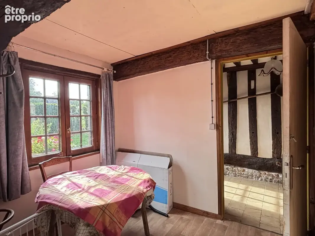 Maison normande avec cheminée sur 1080m2 de jardin + herbage avec bâtiments loués. - photo 9