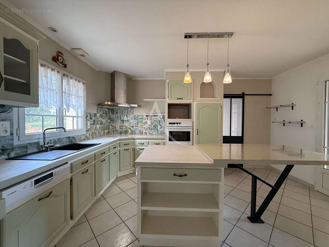 Maison à COMMEQUIERS