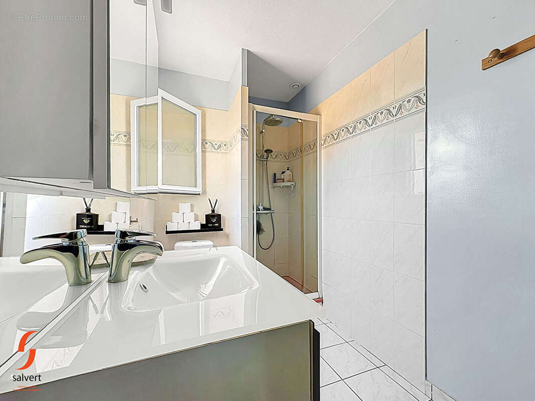 A vendre, Maison de plain pied 5 chambres  et un bureau, jardin de 1390m2 - photo 17