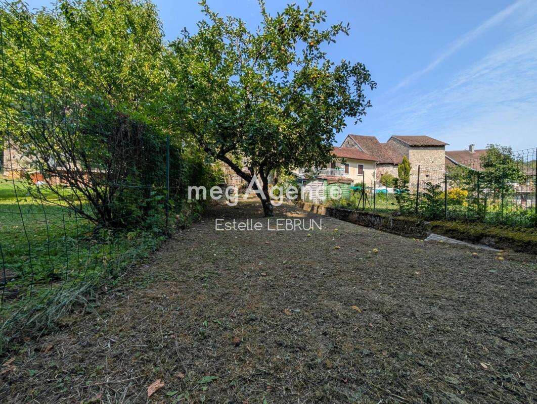 Maison à VIRIEU-LE-GRAND