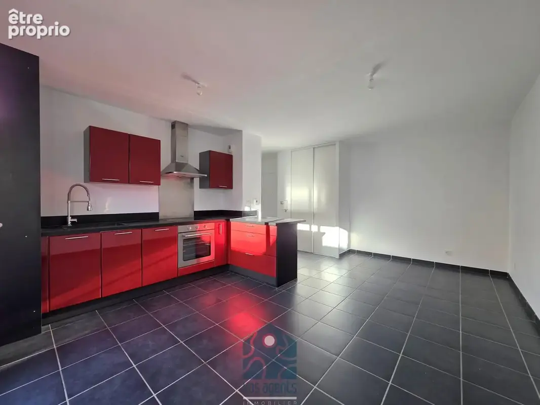Appartement 3 pièces avec terrasse et garage - photo 2