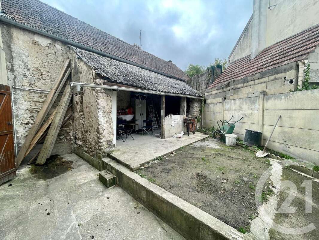 Maison à NANTOUILLET