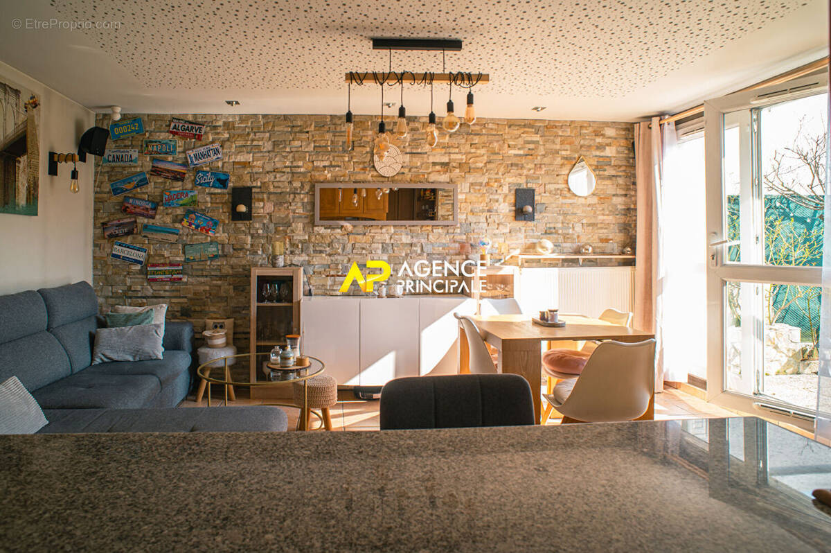 Appartement à SARTROUVILLE