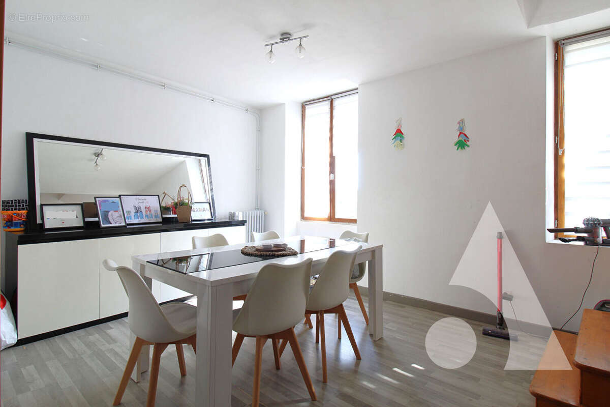 Maison à ESTREES-SAINT-DENIS
