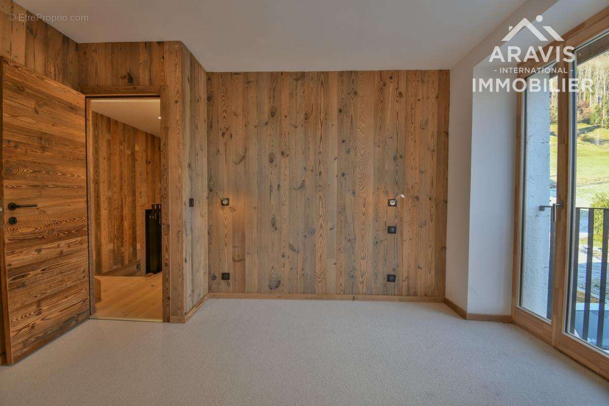 Appartement à LE PETIT-BORNAND-LES-GLIERES