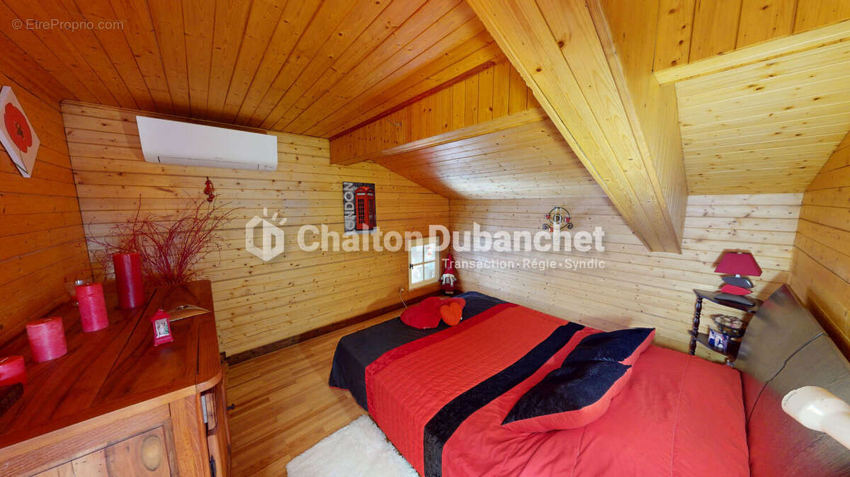 Maison à COURS-LA-VILLE