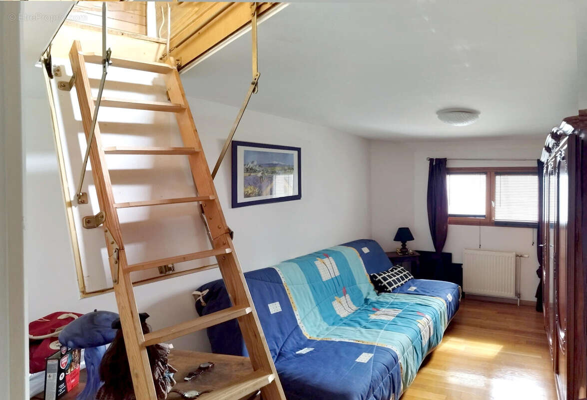 Maison à SAINT-GERVAIS-EN-VALLIERE