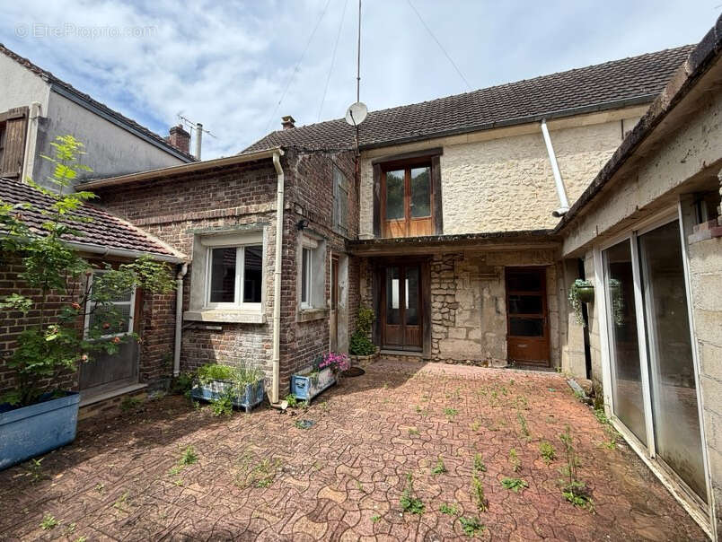 Maison à SAINTINES