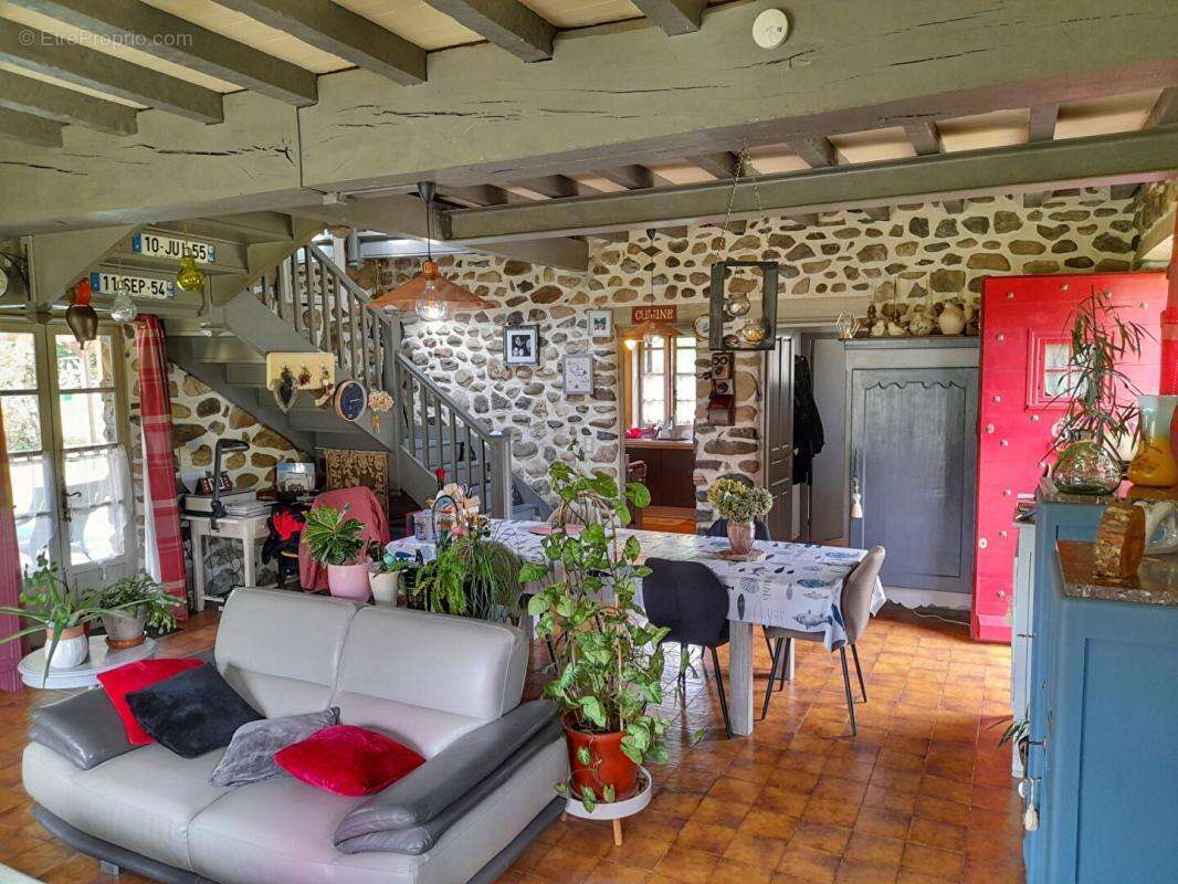 Maison à BUZY
