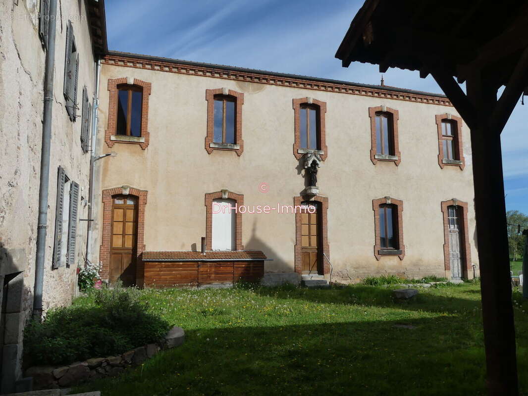 Appartement à LA PACAUDIERE