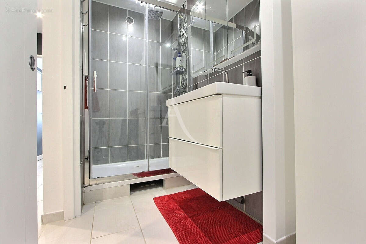 Appartement à VILLENEUVE-LA-GARENNE