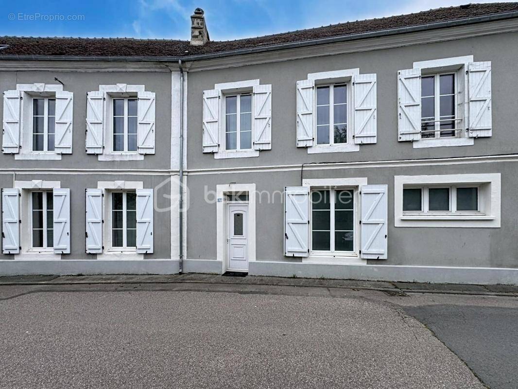 Maison à LE BOURG-SAINT-LEONARD