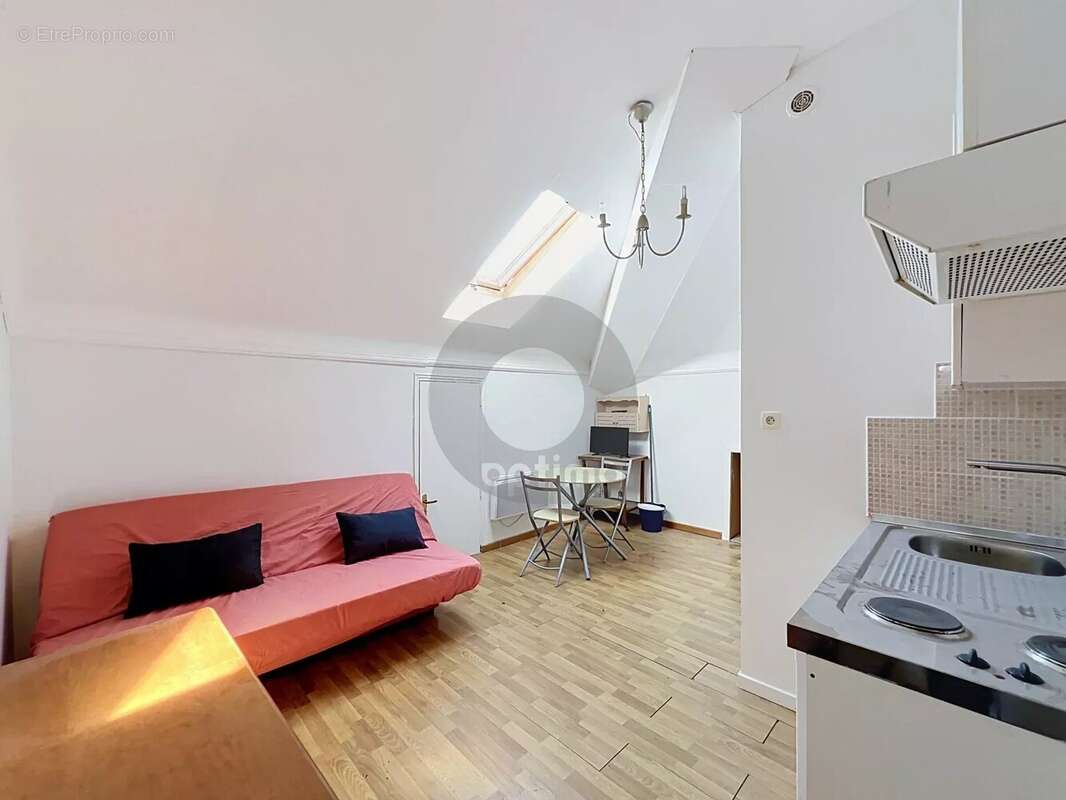 Studette - quartier saint gervais - photo 2