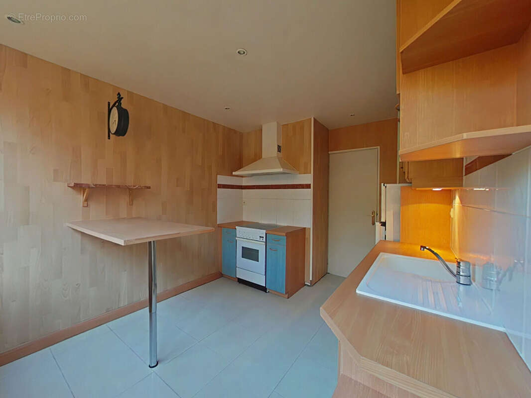 Appartement à FONTENAY-LE-FLEURY