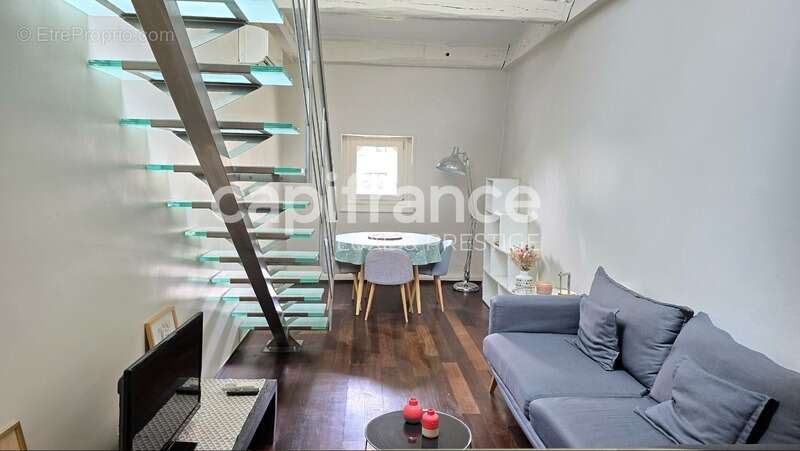Appartement à PARIS-8E
