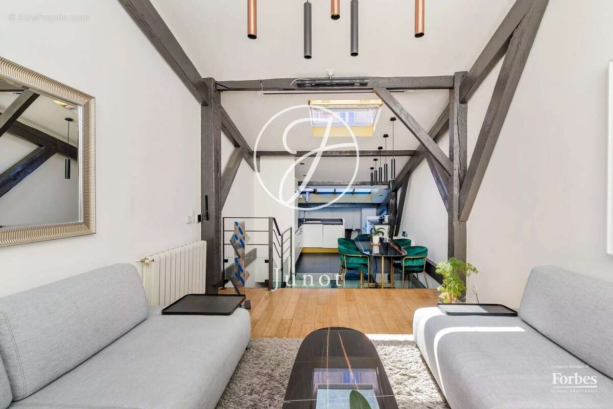 Appartement à PARIS-17E