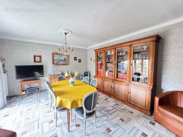 Maison à PARAY-VIEILLE-POSTE