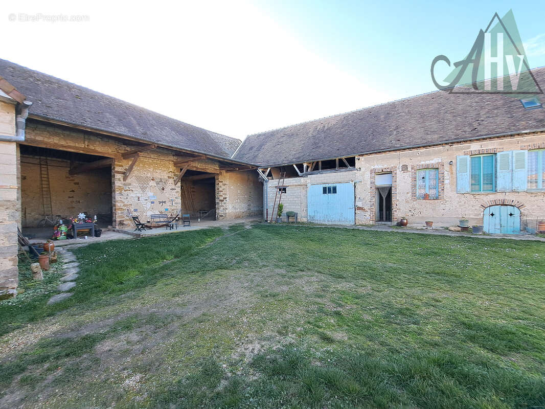 Maison à VINNEUF
