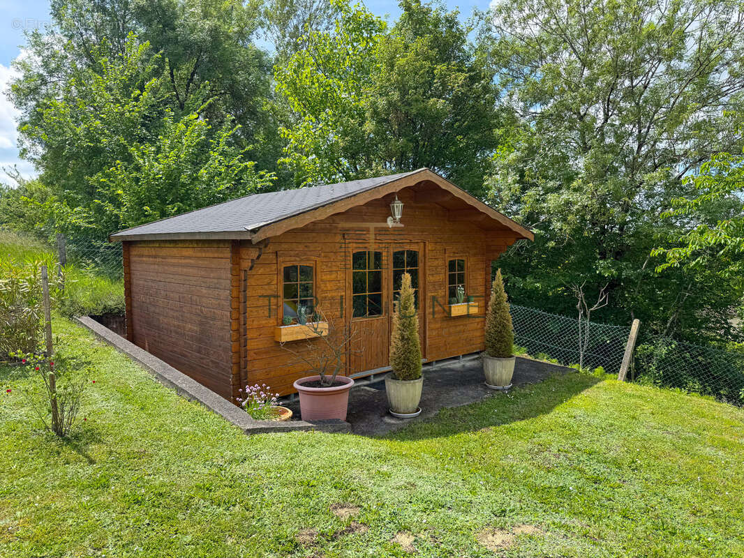 Maison familiale à vendre à Foulayronnes avec piscine, terrain clos et terrasse - photo 14