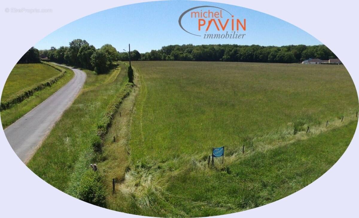 Terrain à LA GUERCHE-SUR-L&#039;AUBOIS