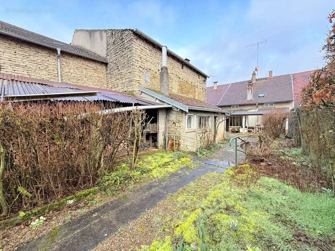 Maison à LIFFOL-LE-GRAND