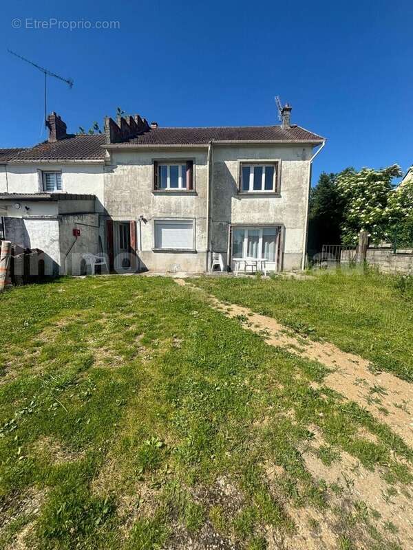 PHOTO-2026-05-22-16-43-20 - Maison à OISSERY