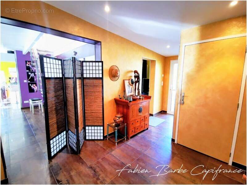 Maison à NEANT-SUR-YVEL