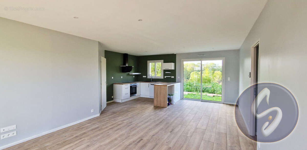 Maison 82 m² à Nanteuil  - photo 3