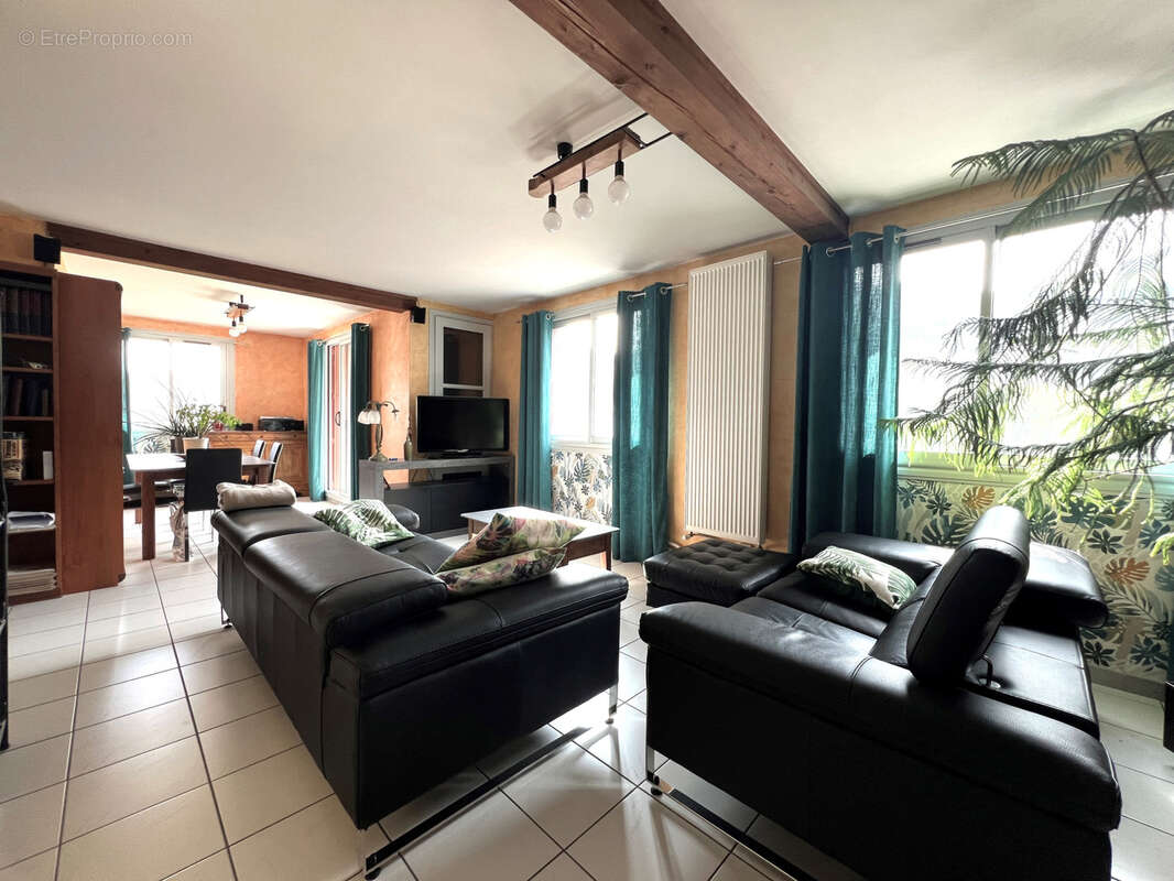 Appartement à FONTAINE