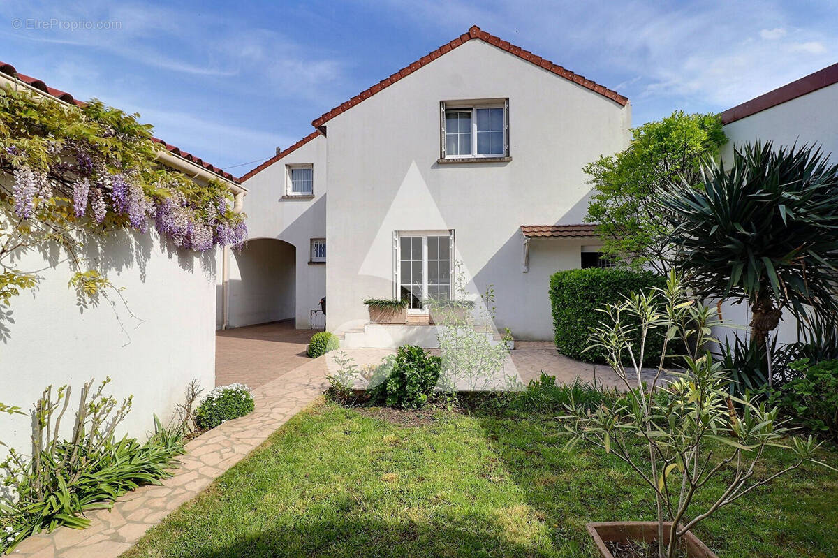 Maison à LE PLESSIS-BOUCHARD