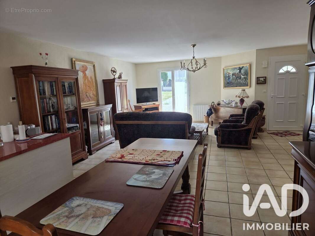 Maison 110 m² à Saint-Amand  - photo 4