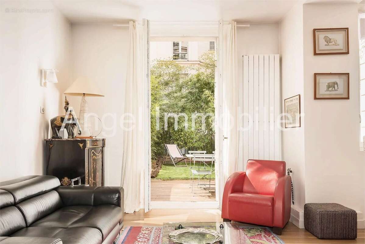 Appartement à PARIS-16E