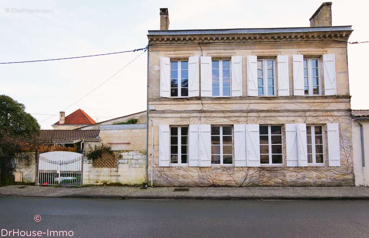 Maison à LAMARQUE