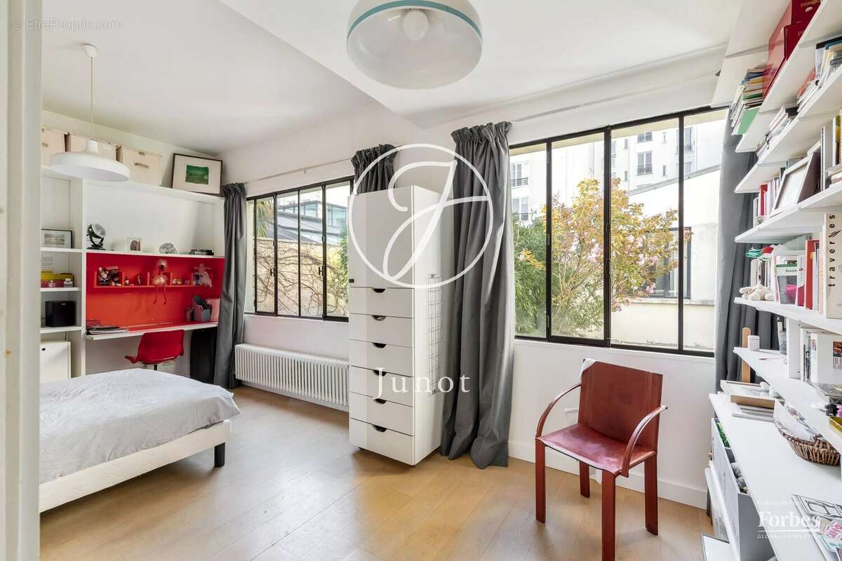 Maison à PARIS-17E