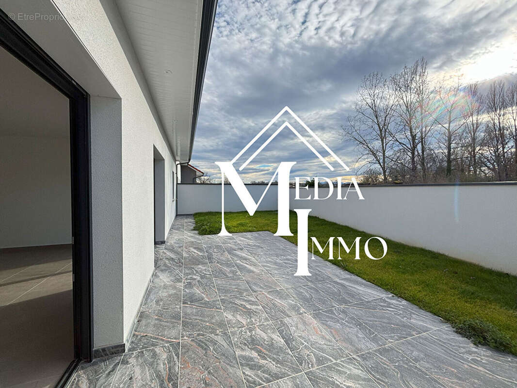 Maison à MAZEROLLES