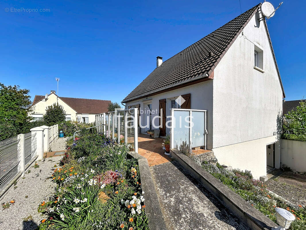 Maison à GRANDCAMP-MAISY