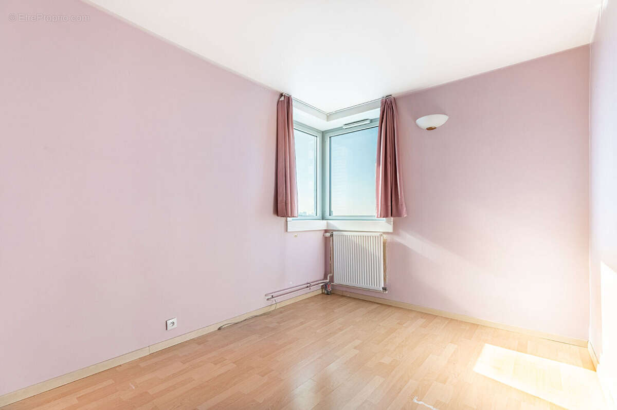 Appartement à PARIS-19E