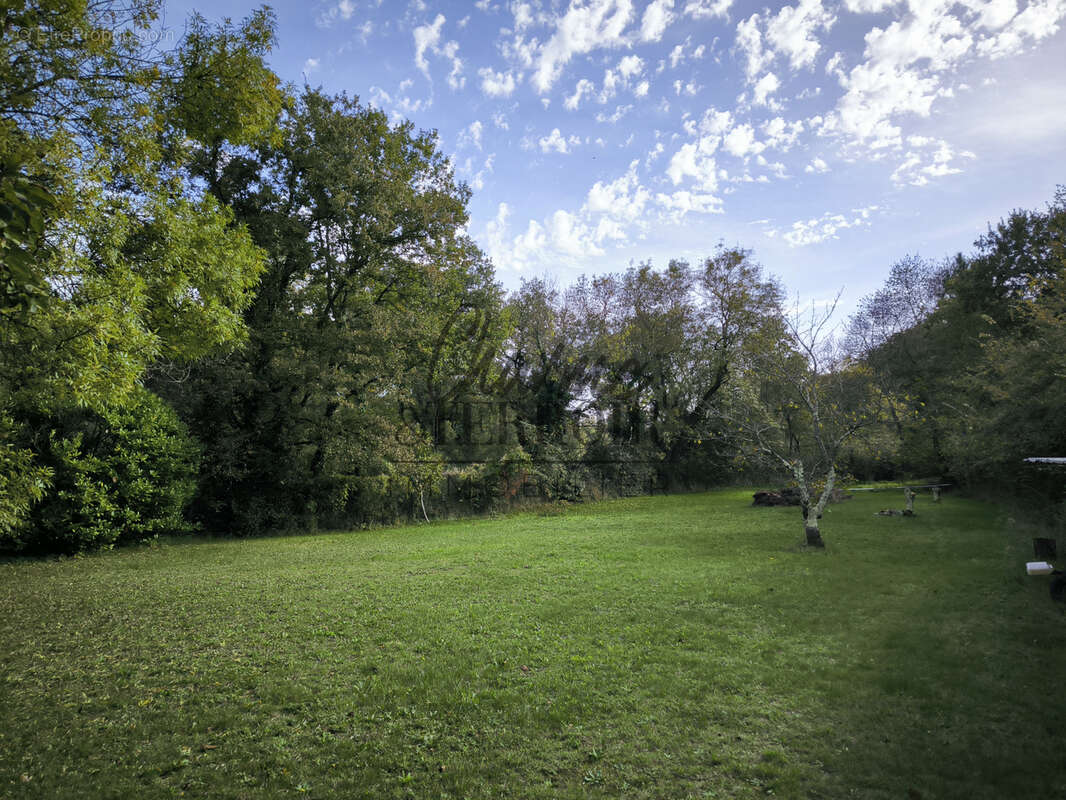 Terrain à UZES