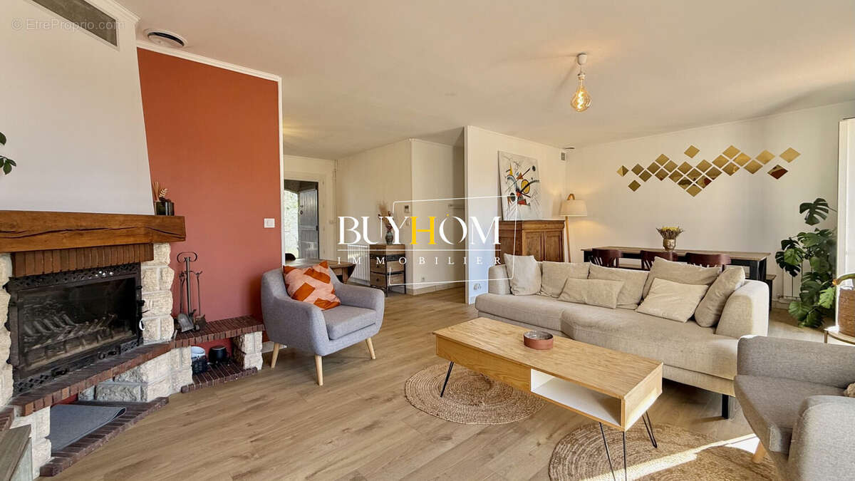 Maison à L'ISLE-SUR-LA-SORGUE