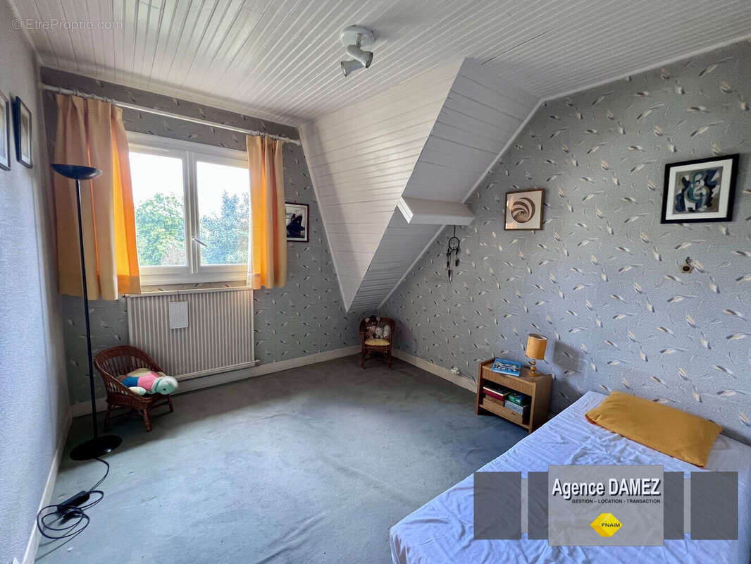 DOURDAN 3 km - SAINTE-MESME - Maison traditionnelle 8 pièces - 161 m² habitables - Terrain clos de 872 m² - photo 11