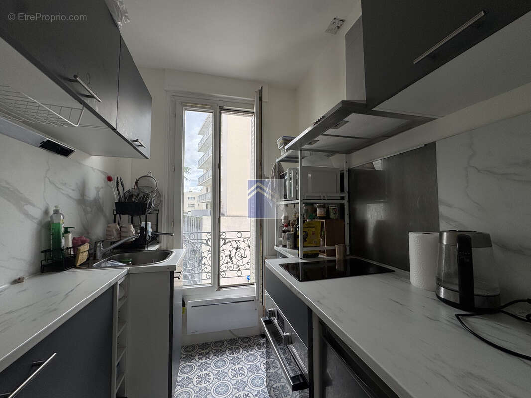 Appartement à COURBEVOIE