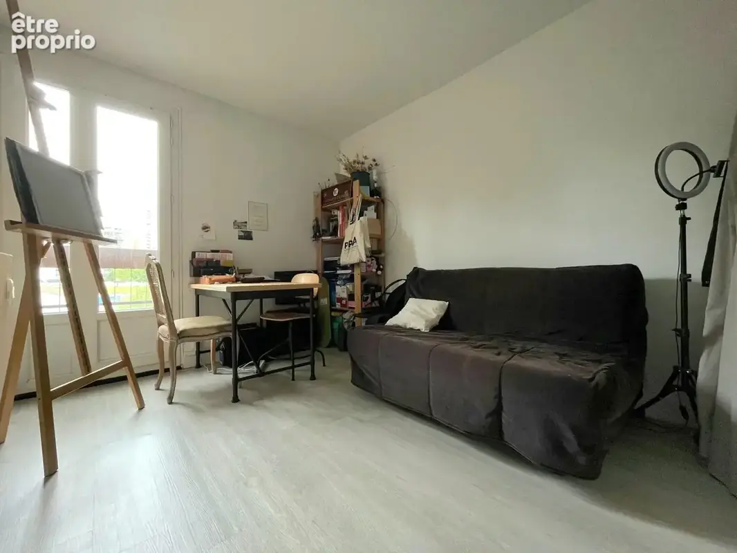 Appartement 3 pièces   Double exposition, parking, cave   À 50 m du métro ligne 11 - photo 6