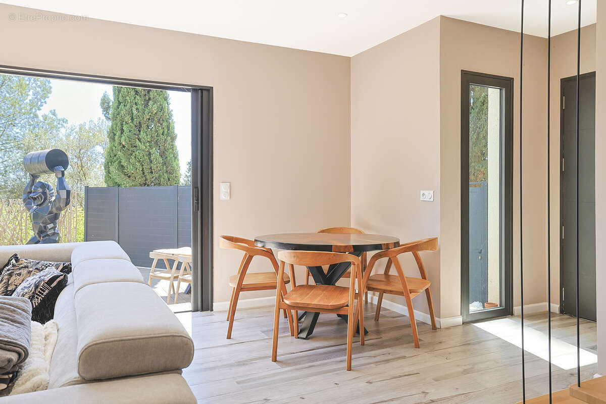 Maison à SOLLIES-PONT