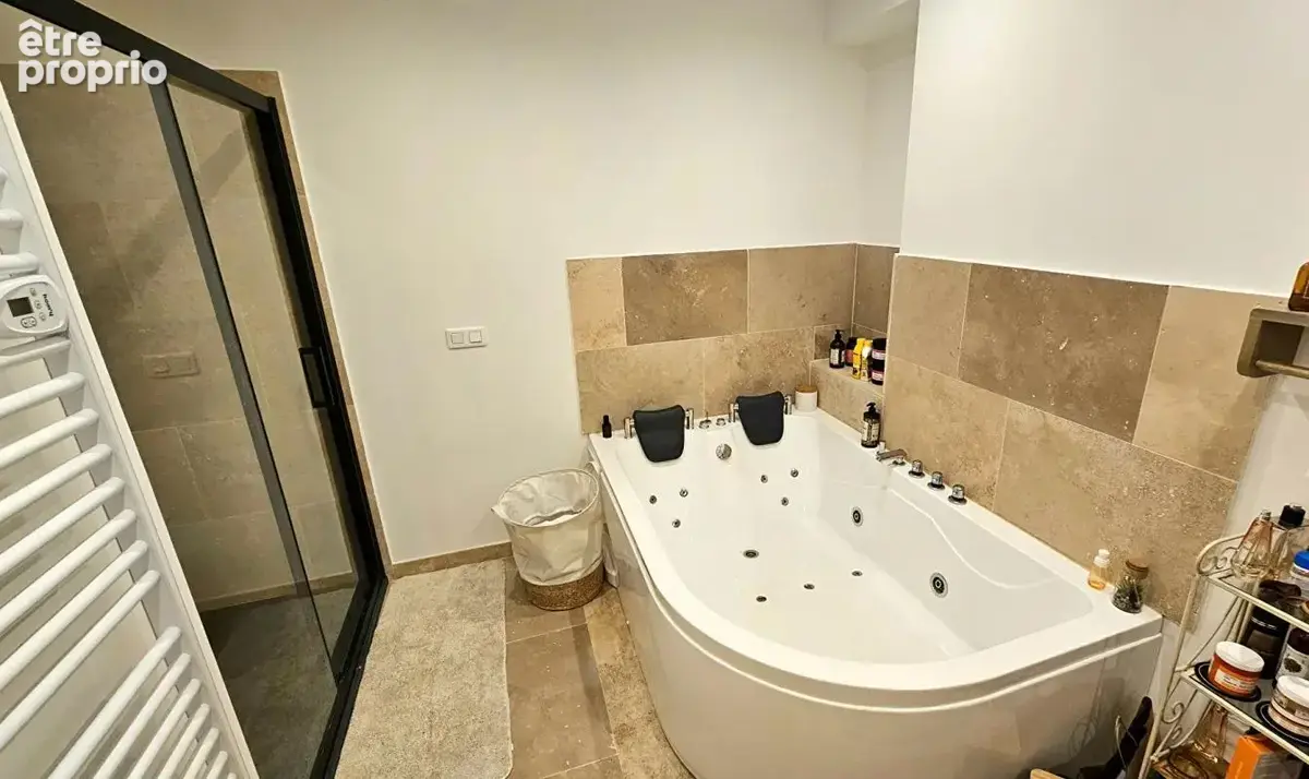 Maison de caractère rénovée avec goût . Vue panoramique .  Bargème (Var) - photo 9