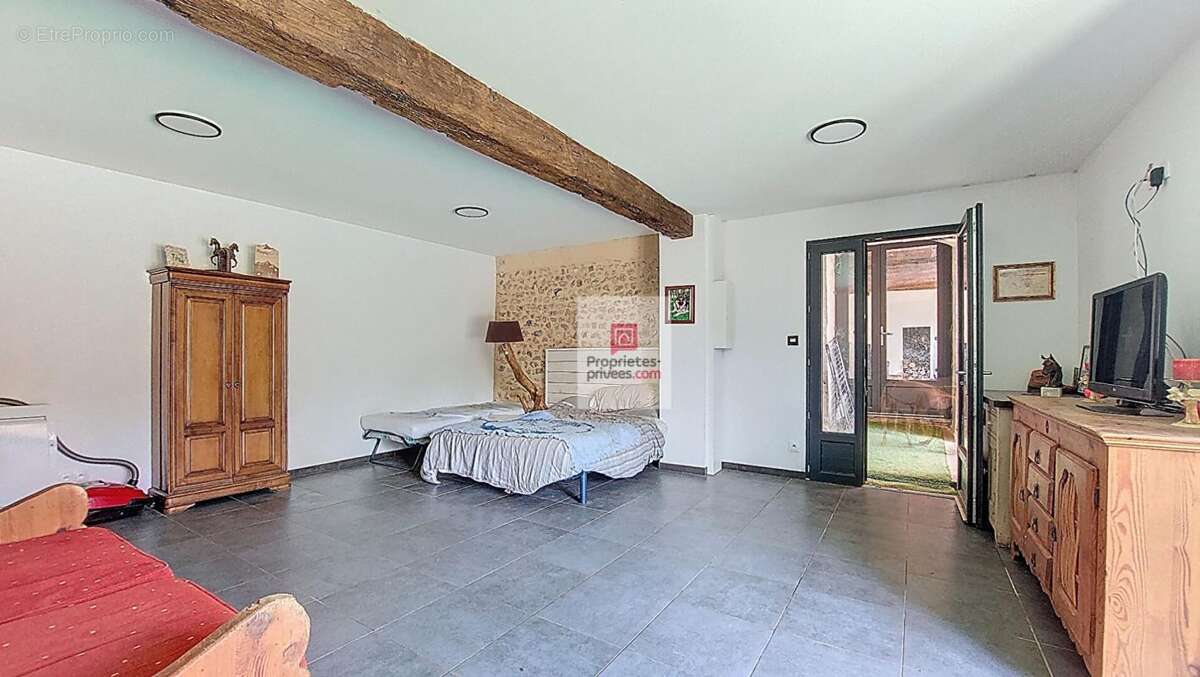 Maison à ROUFFIGNAC-SAINT-CERNIN-DE-REILHAC