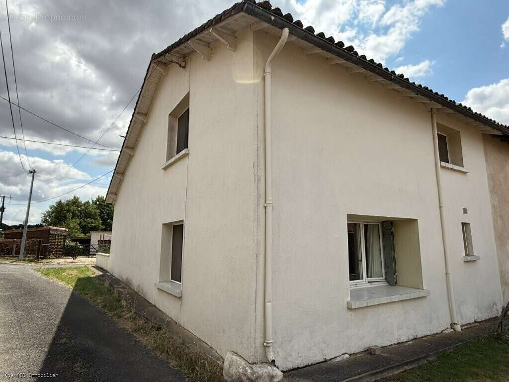 Charmante maison de village spacieuse à proximité de Civray - photo 18